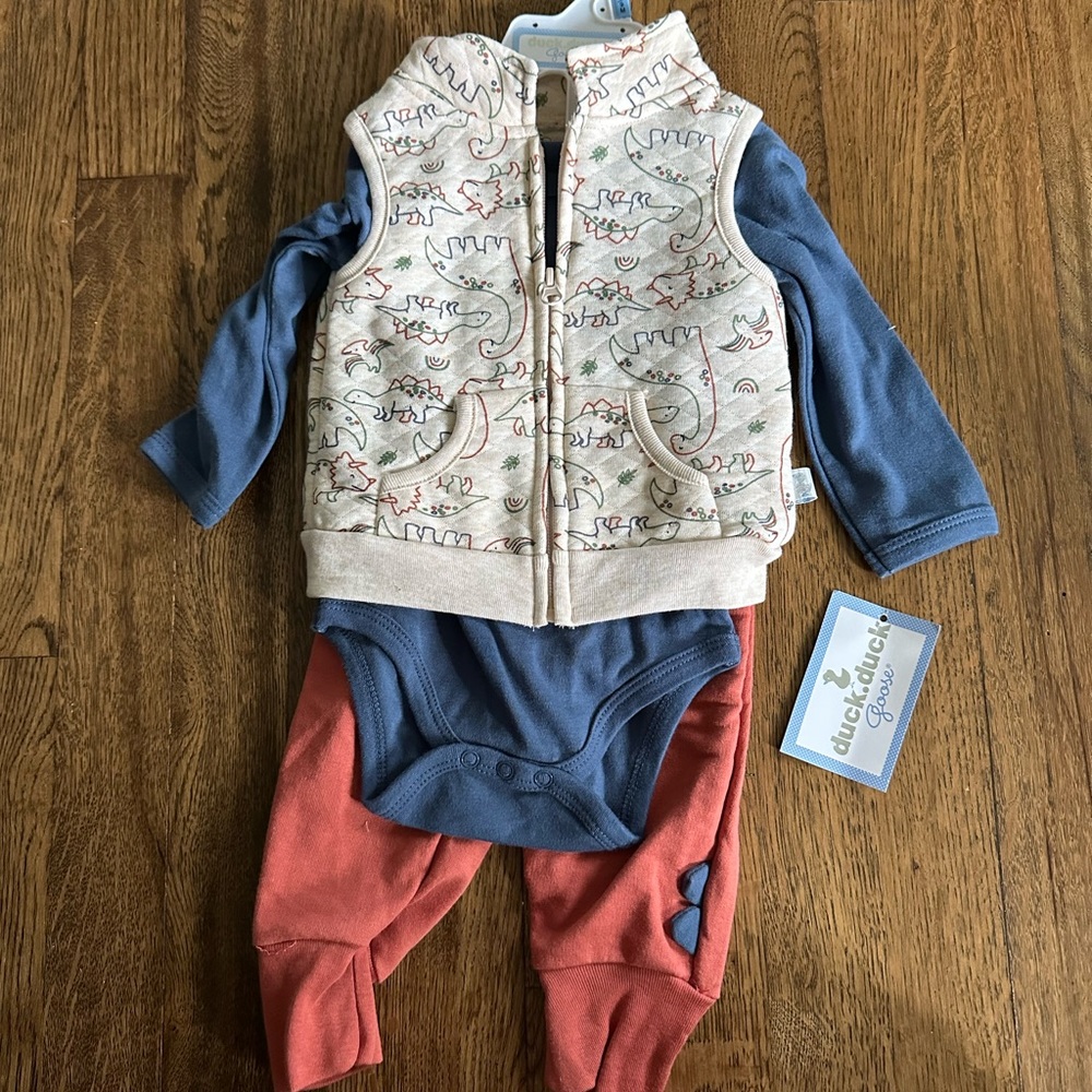 NWT Duck Duck Goose 3-piece set, 6-9 months